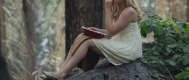 Madeleine Waters sexy – The orgasm (La Petite Mort) (2017)