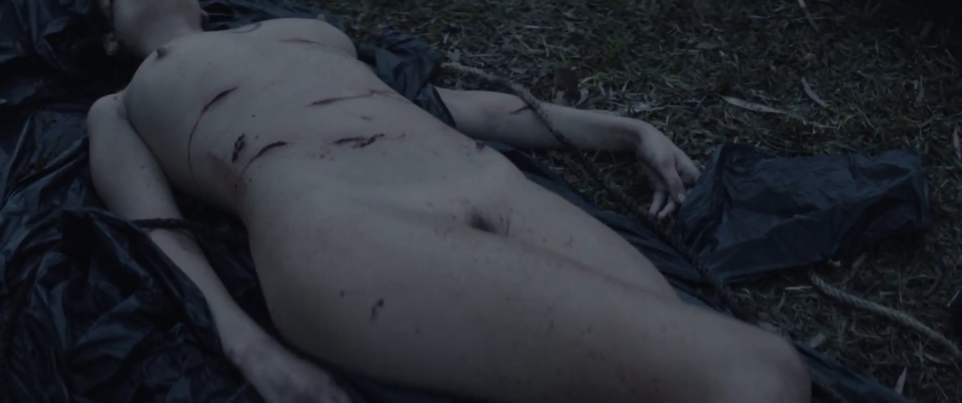 Natália Coutinho nude – Ouroboros (2018)