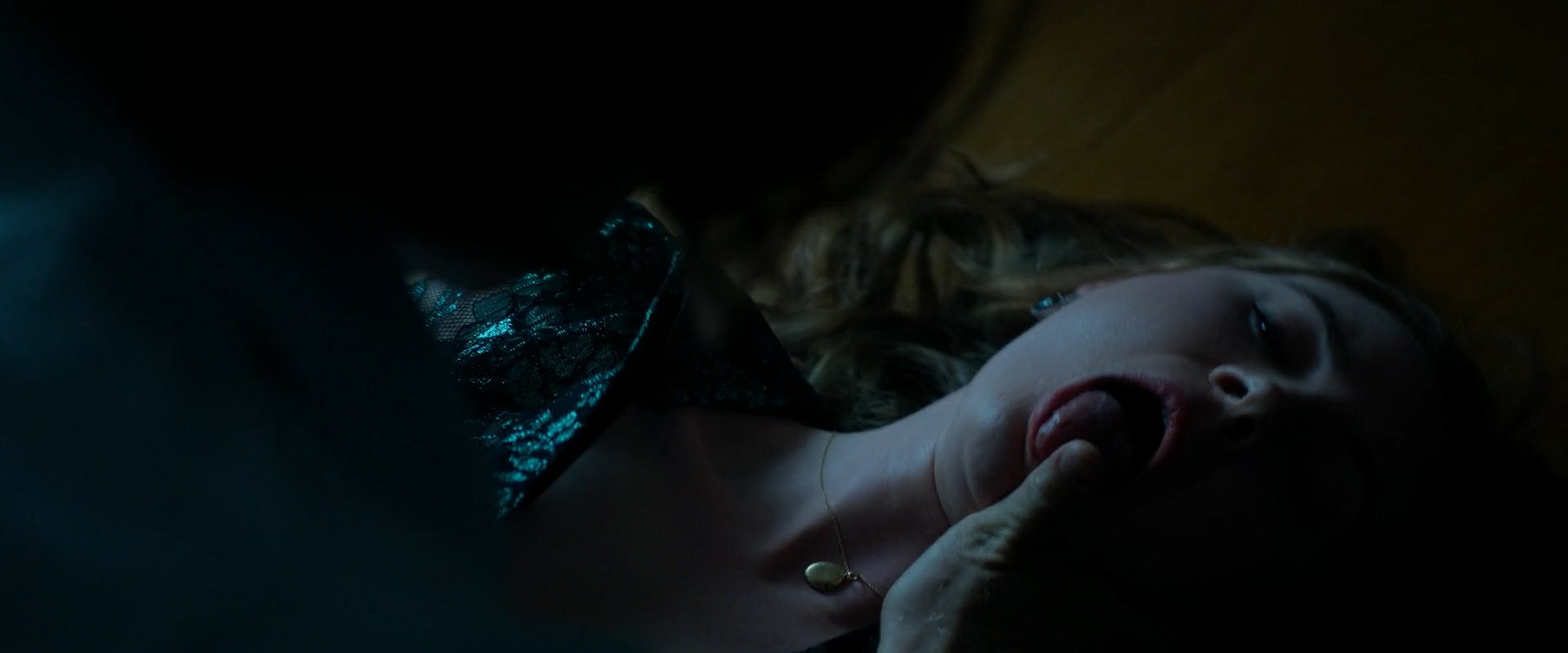 Karen Gillan sexy – Sleeping Dogs (2024)