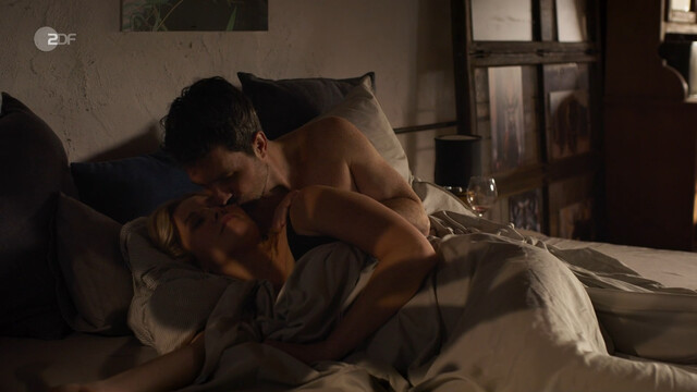 Judith Hoersch sexy – Lena Lorenz s10e01-02 (2024)