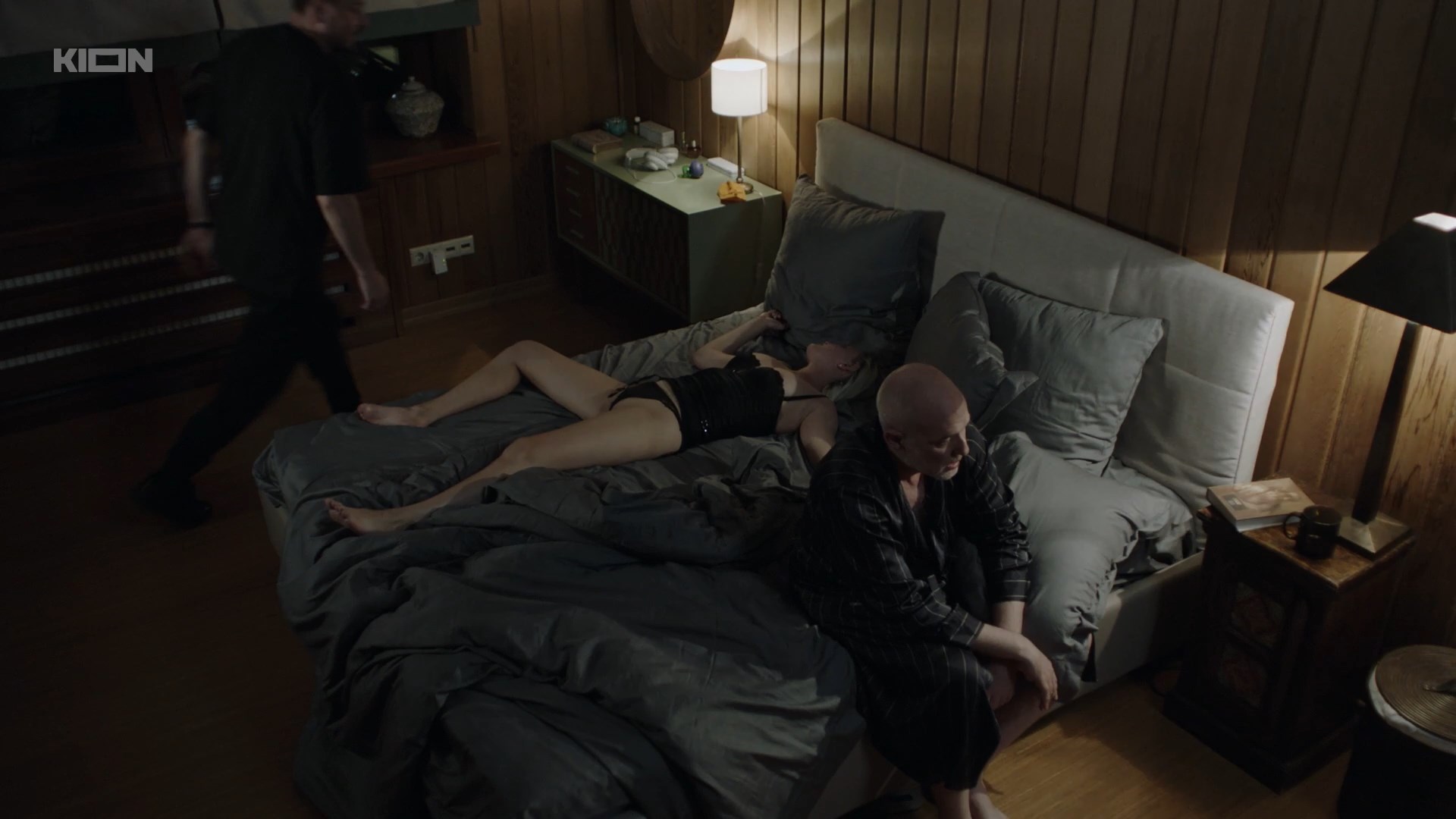 Unknown sexy – Chyornoe solntse s01e12 (2024)