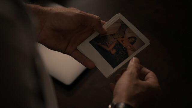 Natalie Alyn Lind sexy – Sugar s01e01-02 (2024)