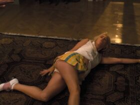 Kristen Wiig sexy – Palm Royale s01e05 (2024)