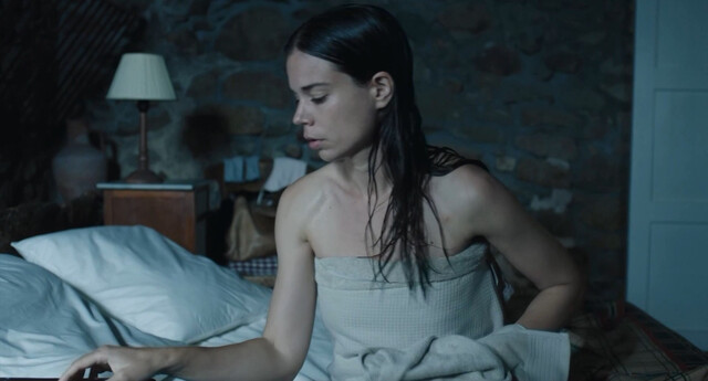 Laia Costa sexy – The Teacher Who Promised the Sea (El maestro que prometió el mar) (2023)