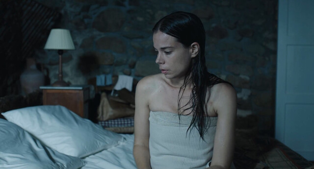 Laia Costa sexy – The Teacher Who Promised the Sea (El maestro que prometió el mar) (2023)