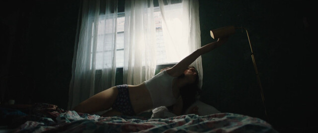 Dylan Gelula sexy – Mirage (2022)