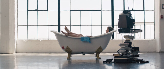 Jakki Jandrell nude – Transfer (2020)