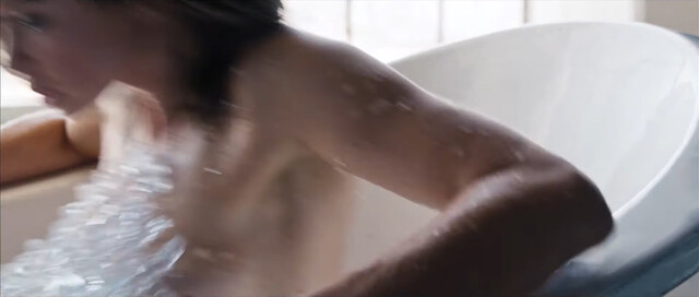 Jakki Jandrell nude – Transfer (2020)