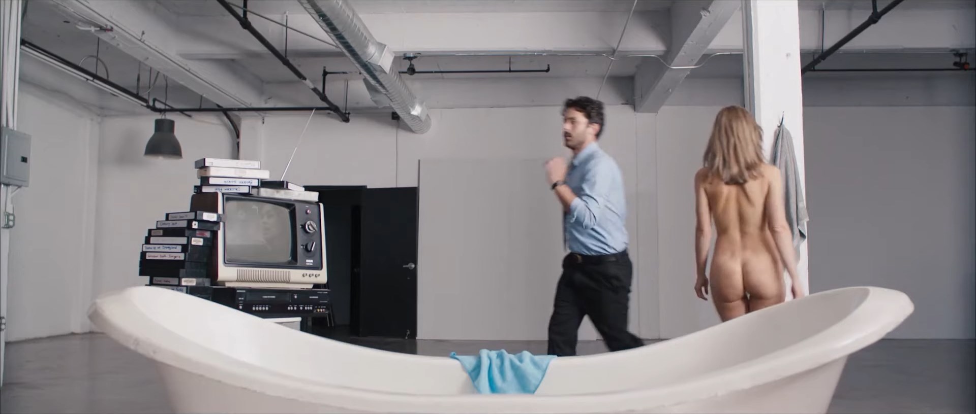 Jakki Jandrell nude – Transfer (2020)