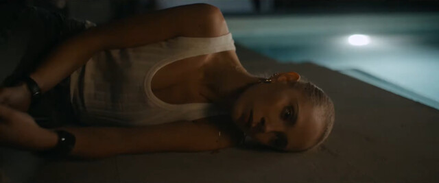 Juno Temple sexy – The Call (2020)