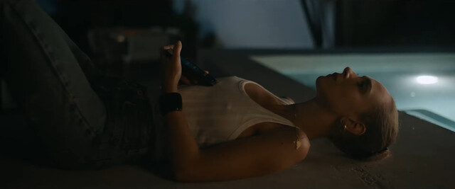 Juno Temple sexy – The Call (2020)