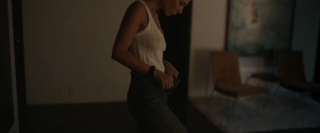 Juno Temple sexy – The Call (2020)