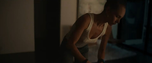 Juno Temple sexy – The Call (2020)