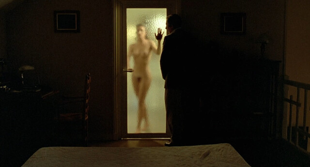 Sandrine Caron nude – Le bal des casse-pieds (1992)