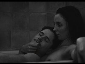 Laura Farisè nude – Sunday Poem (2021)