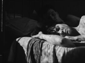 Olivia Ross nude – Die Theorie von Allem (The Universal Theory) (2023)