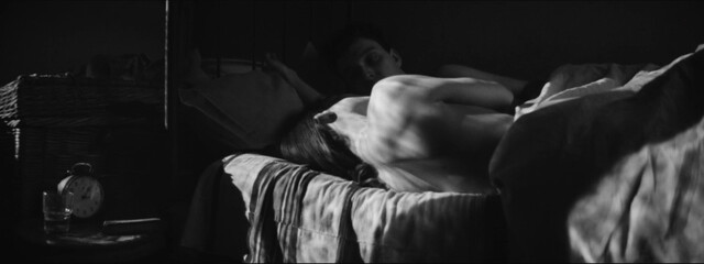 Olivia Ross nude – Die Theorie von Allem (The Universal Theory) (2023)