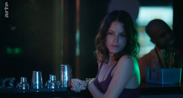 Stephane Caillard nude – Maroni, les fantomes du fleuve s01e01-02 (2018)