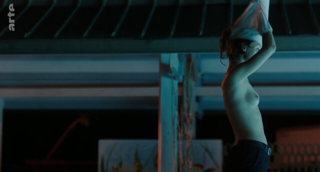 Stephane Caillard nude – Maroni, les fantomes du fleuve s01e01-02 (2018)