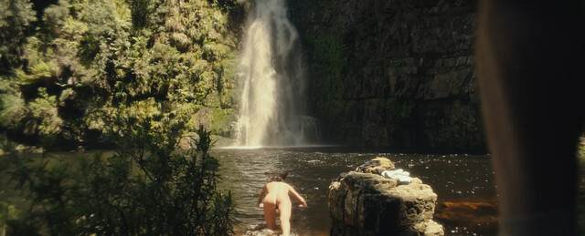 Marlee van der Merwe nude – Nobody Dies (Ander Mens) (2018)