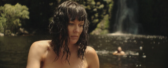Marlee van der Merwe nude – Nobody Dies (Ander Mens) (2018)