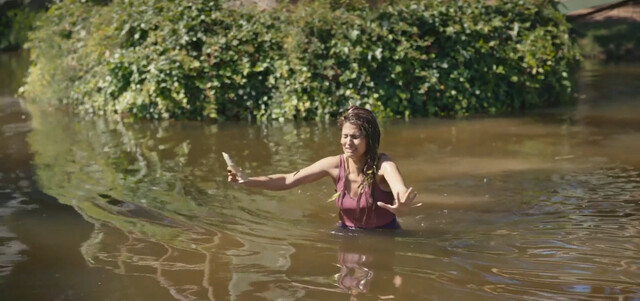 Sara Salamo sexy – El favor (2023)