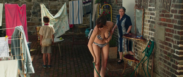 Erica Wessels sexy – Good Life (2021)