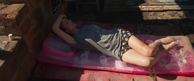 Erica Wessels sexy – Good Life (2021)