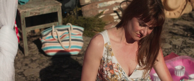 Erica Wessels sexy – Good Life (2021)