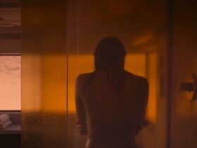 Nell Tiger Free sexy – Life on Mars (Settlers) (2021)