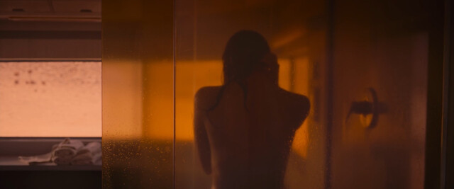 Nell Tiger Free sexy – Life on Mars (Settlers) (2021)