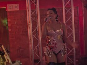 Amanda du-Pont sexy – Little Big Mouth (2021)