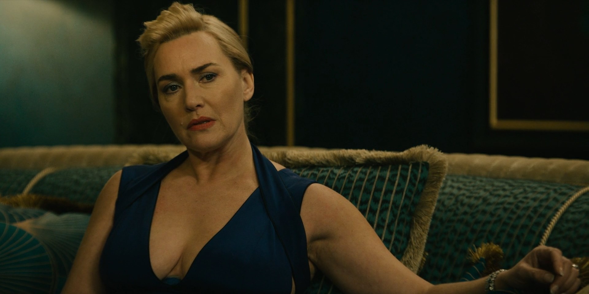 Kate Winslet sexy – The Regime s01e03 (2024)