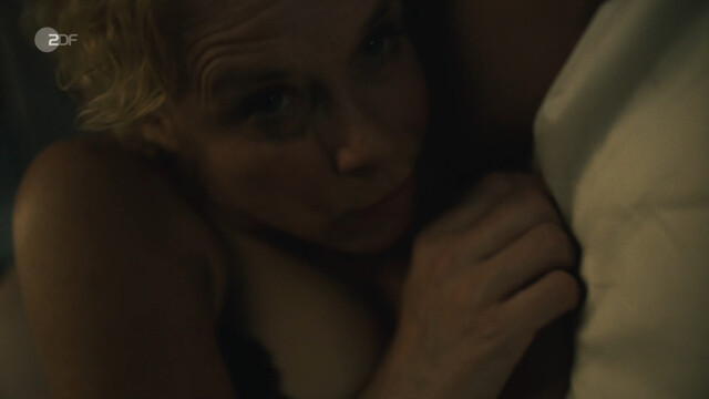 Katja Riemann sexy – RESET - Wie weit willst du gehen s01e01-04 (2024)
