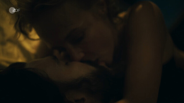 Katja Riemann sexy – RESET - Wie weit willst du gehen s01e01-04 (2024)