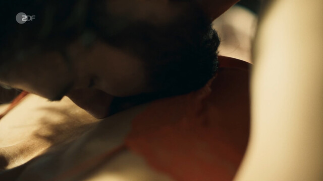 Katja Riemann sexy – RESET - Wie weit willst du gehen s01e01-04 (2024)