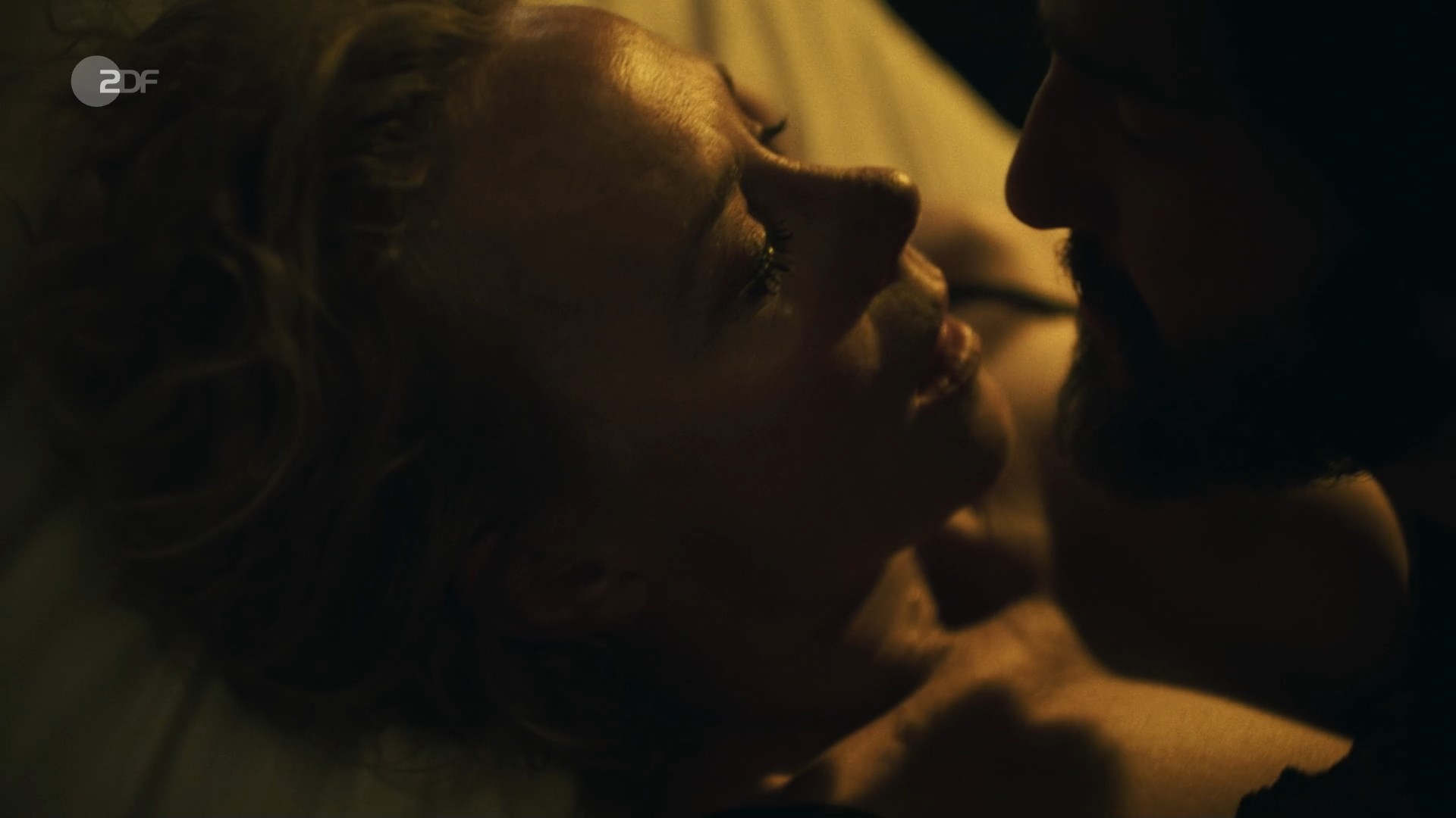 Katja Riemann sexy – RESET - Wie weit willst du gehen s01e01-04 (2024)