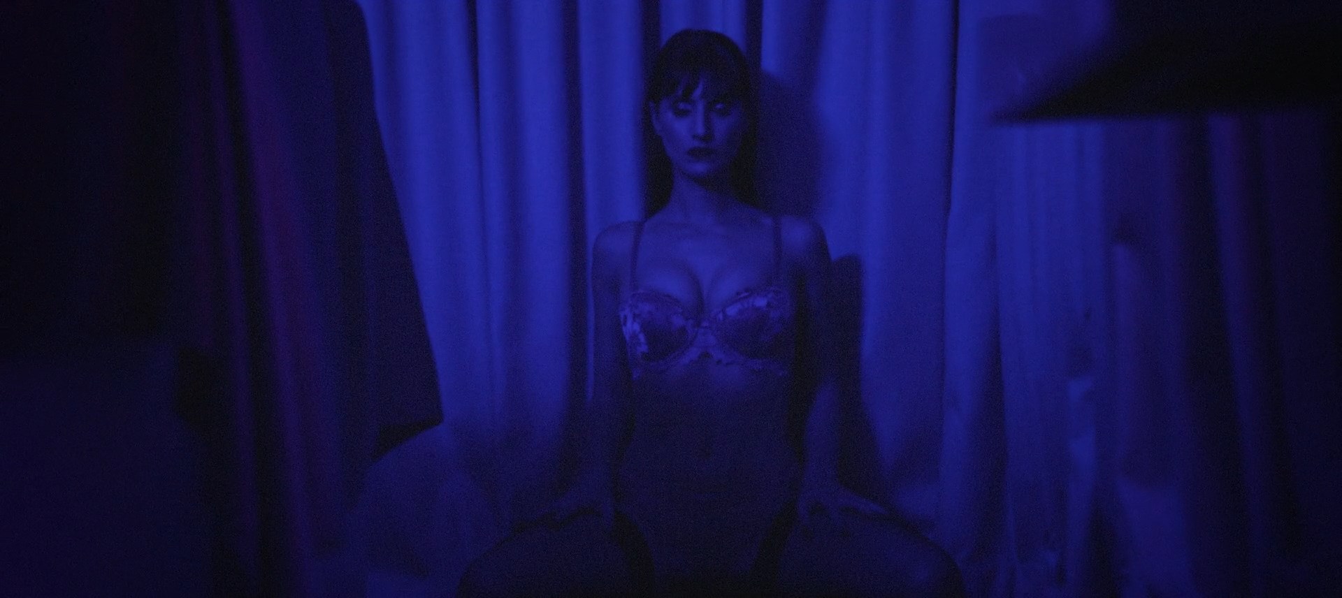 Jasmine Hazi sexy – Prime (2023)