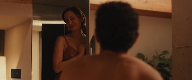 Kathrin Anna Stahl sexy – Cowboy (2023)