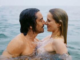 Pia-Micaela Barucki nude – Ein Sommer am Gardasee (2022)