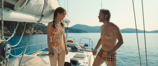 Stéphane Caillard nude – Flo (2023)