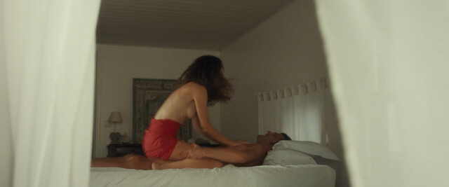 Stéphane Caillard nude – Flo (2023)