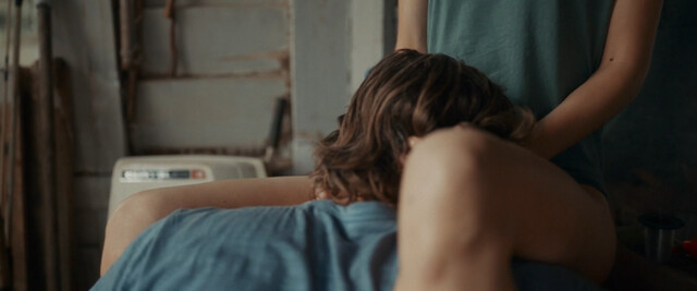 Stéphane Caillard nude – Flo (2023)