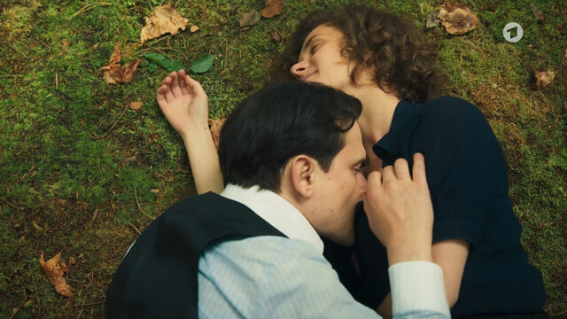 Liv Lisa Fries nude – Kafka s01e05 (2024)