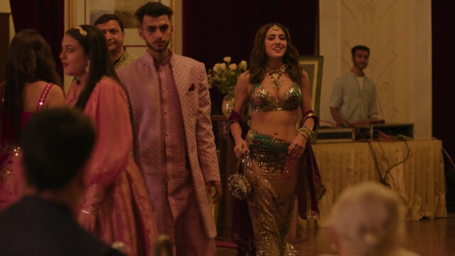 Sara Ali Khan sexy – Murder Mubarak (2024)