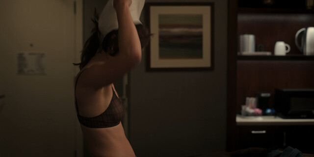 Melissa Benoist sexy – The Girls on the Bus s01e01 (2024)