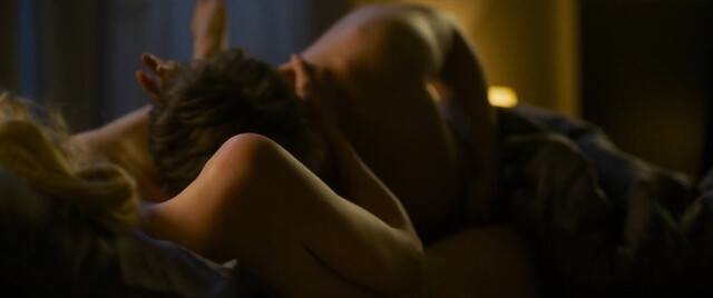 Jana Bernásková nude – Jak prezit sveho muze (2023)