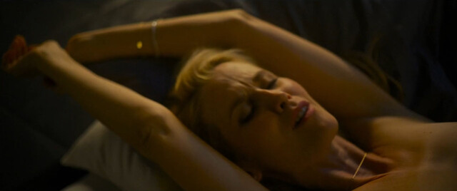 Jana Bernásková nude – Jak prezit sveho muze (2023)