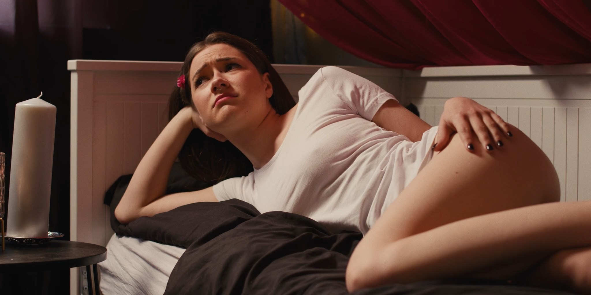 Marie Anna Kupcová sexy – Krematorium s01e01e05e06 (2024)