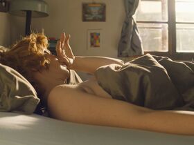 Vica Kerekes sexy – Love on the Spikes (Láska na spickách) (2021)